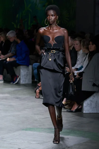 Look 8